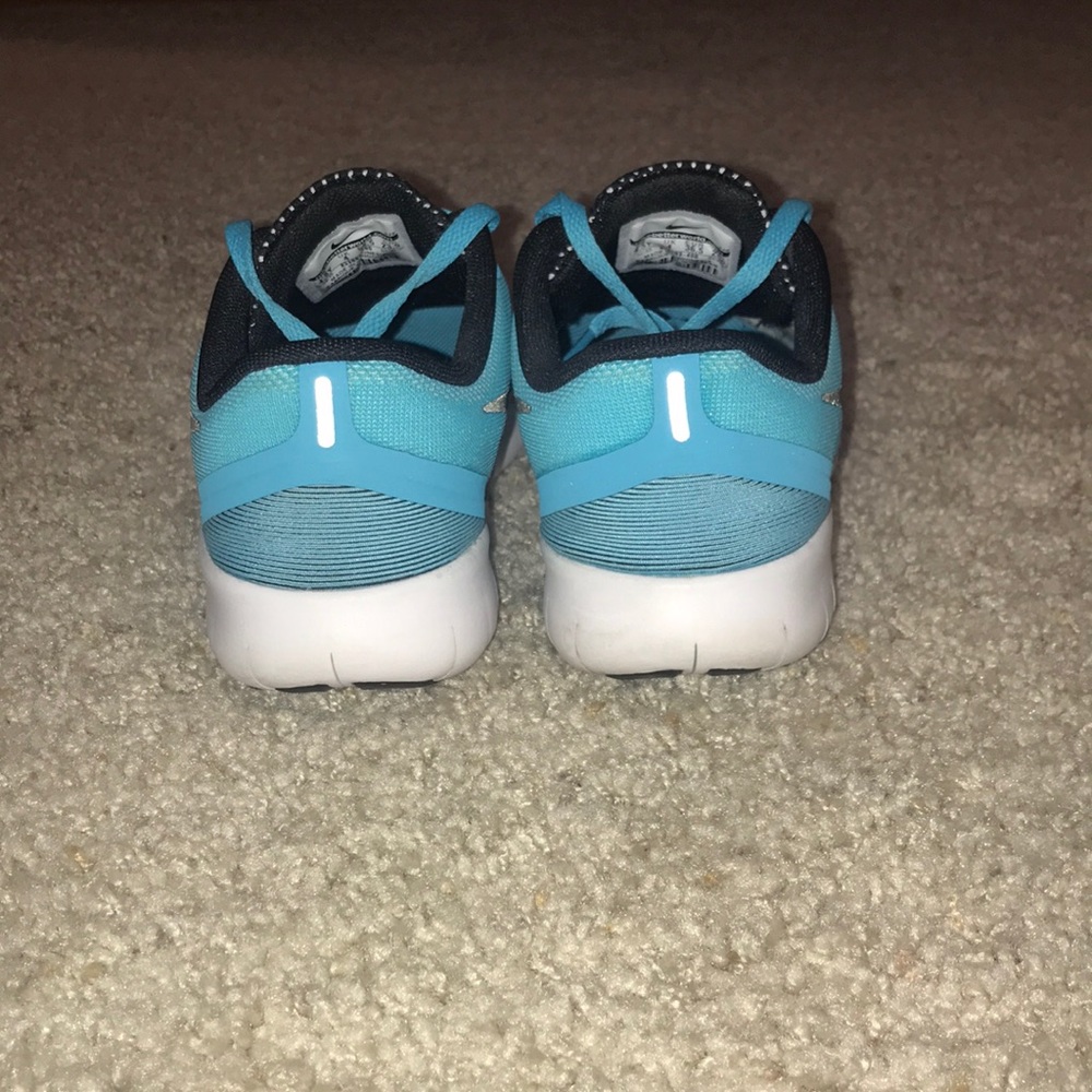 Nike Free RN - Picture 4 of 8